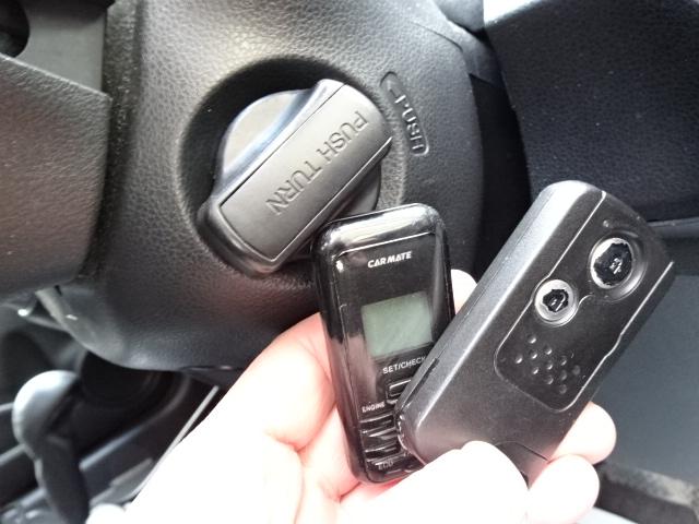 フィット Ｇスマートセレクション　事故無し　４ＷＤ　社外ＣＤ　社外エンジンスターター　スマートキー　ＥＴＣ　ウインカーミラー　１５インチアルミホイール　デアイサー（4枚目）