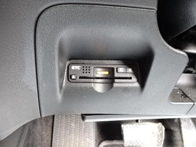 フィット Ｇスマートセレクション　事故無し　４ＷＤ　社外ＣＤ　社外エンジンスターター　スマートキー　ＥＴＣ　ウインカーミラー　１５インチアルミホイール　デアイサー（5枚目）