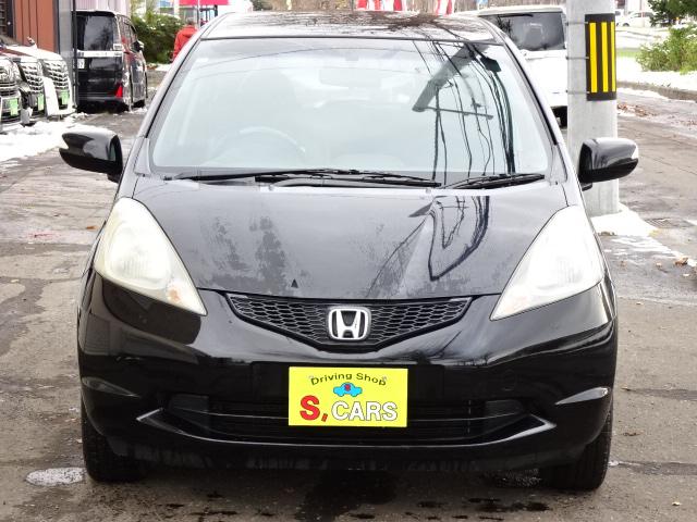 フィット Ｇスマートセレクション　事故無し　４ＷＤ　社外ＣＤ　社外エンジンスターター　スマートキー　ＥＴＣ　ウインカーミラー　１５インチアルミホイール　デアイサー（7枚目）