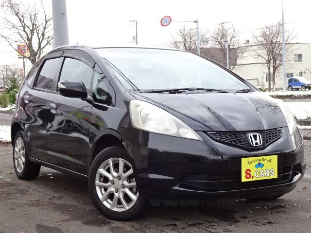 フィット Ｇスマートセレクション　事故無し　４ＷＤ　社外ＣＤ　社外エンジンスターター　スマートキー　ＥＴＣ　ウインカーミラー　１５インチアルミホイール　デアイサー（15枚目）