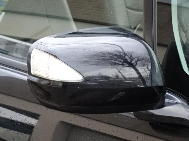 フィット Ｇスマートセレクション　事故無し　４ＷＤ　社外ＣＤ　社外エンジンスターター　スマートキー　ＥＴＣ　ウインカーミラー　１５インチアルミホイール　デアイサー（17枚目）