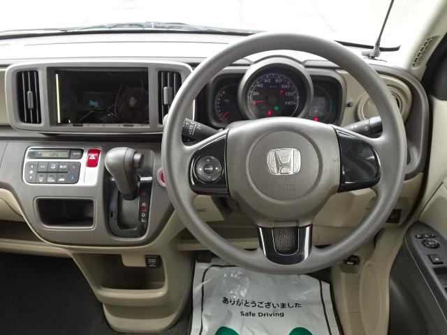 N-ONE G 事故無し 保証1年 4WD プッシュスタート スマートキー 純正HID ミラーヒーター アイドリングストップ トラクションコントロール オートエアコン 車検新規2年 冬タイヤ装着済み(25枚目)