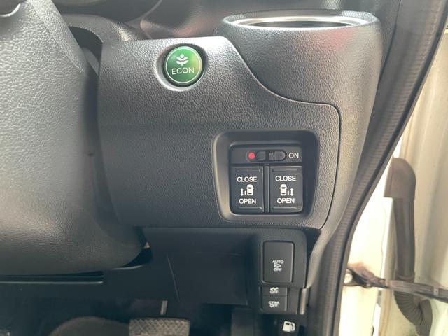 Ｎ－ＢＯＸカスタム Ｇ　ターボＳＳブラックスタイルパッケージ　４ＷＤ　ターボ　安心パッケージ　低速域衝突軽減ブレーキ／誤発進抑制機能　オートリトラミラー　両側電動スライドドア純正ナビＣＤ／ＤＶＤ／ＴＶ／Ｂｌｕｔｏｏｔｈ／Ｂカメラ／ＥＴＣ　シートヒーター（7枚目）