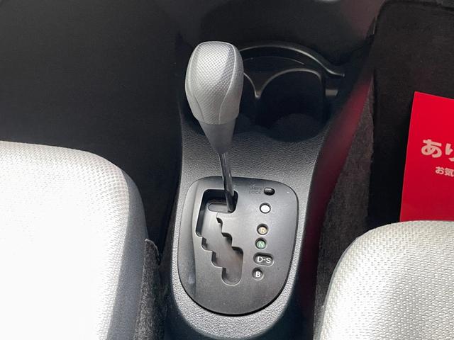 ヴィッツ Ｆ　４ＷＤ　寒冷地仕様　キーレス　エンジンスターター　社外ナビ　ＣＤ／ＤＶＤ／ＴＶ／Ｂｌｕｔｏｏｔｈ　ライトレベライザー　電動格納ミラー（15枚目）