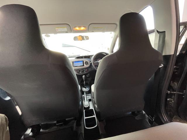 ヴィッツ Ｆ　４ＷＤ　寒冷地仕様　キーレス　エンジンスターター　社外ナビ　ＣＤ／ＤＶＤ／ＴＶ／Ｂｌｕｔｏｏｔｈ　ライトレベライザー　電動格納ミラー（40枚目）