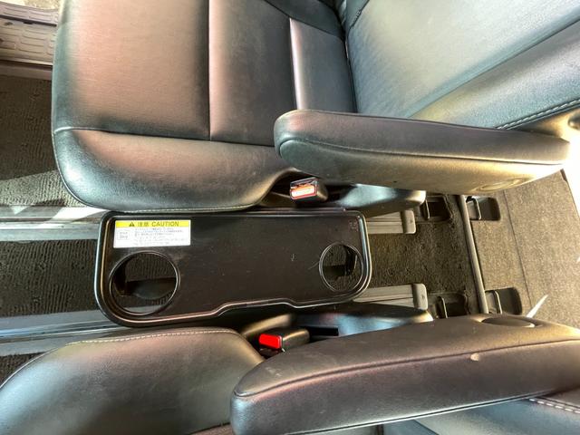 エスクァイア Gi ブラックテーラード 4WD ワンオーナー 社外ナビ CD/DVD/TV/Blutooth/Bカメラ 10型フリップダウンモニター プリクラッシュセーフティ レーンディパーチャーアラート クルコン オートマチックハイビーム(38枚目)