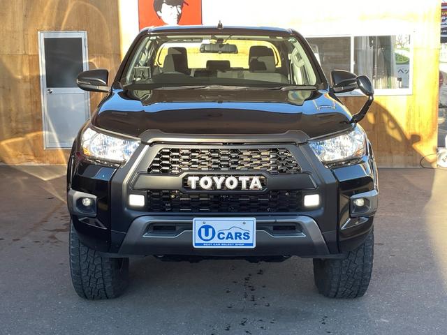 ハイラックス Ｘ　後期モデル　４ＷＤ　２．５インチアップ　ＲＯＣＣＯタイプＦバンパ　タコマルックＴＯＹＯＴＡグリル　社外１７インチＡＷ　マッドタイヤ２８５／７０Ｒ１７　オーバーフェンダー　ソフトトノカバー（2枚目）