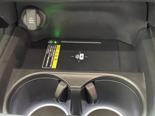 ＺＲ－Ｖ ｅ：ＨＥＶ　Ｚ　４ＷＤ　ワンオーナー　ホンダセンシング　マルチビューカメラ　ホンダコネクト　ＥＴＣ２．０　ワイヤレス充電器　レザーシート　運転席：助手席Ｐシート　シートヒーター　ＢＯＳＥサウンド　純正１８インチアルミ（18枚目）