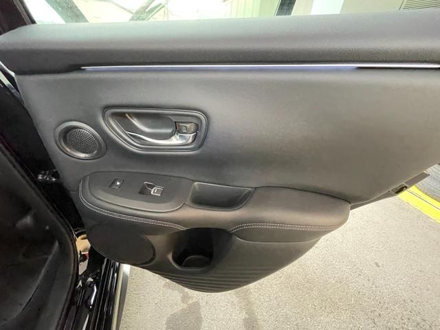 ＺＲ－Ｖ ｅ：ＨＥＶ　Ｚ　４ＷＤ　ワンオーナー　ホンダセンシング　マルチビューカメラ　ホンダコネクト　ＥＴＣ２．０　ワイヤレス充電器　レザーシート　運転席：助手席Ｐシート　シートヒーター　ＢＯＳＥサウンド　純正１８インチアルミ（30枚目）