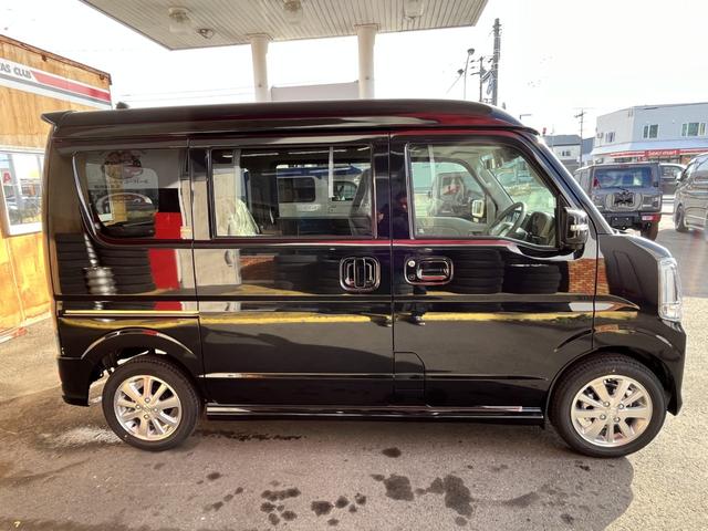 エブリイワゴン ＰＺターボ　登録済未使用車　衝突被害軽減ブレーキ　ハイルーフ　バックアイカメラ付ディスプレーオーディオ　片側電動スライドドア　ＬＥＤヘッドライト　レーンアシスト　シートヒーター　電動格納ミラー　オートライト（4枚目）