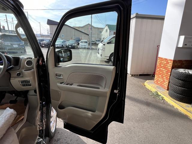 エブリイワゴン ＰＺターボ　登録済未使用車　衝突被害軽減ブレーキ　ハイルーフ　バックアイカメラ付ディスプレーオーディオ　片側電動スライドドア　ＬＥＤヘッドライト　レーンアシスト　シートヒーター　電動格納ミラー　オートライト（17枚目）