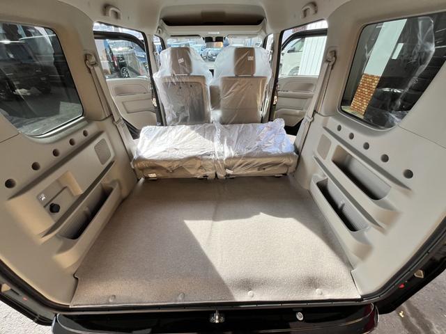 エブリイワゴン ＰＺターボ　登録済未使用車　衝突被害軽減ブレーキ　ハイルーフ　バックアイカメラ付ディスプレーオーディオ　片側電動スライドドア　ＬＥＤヘッドライト　レーンアシスト　シートヒーター　電動格納ミラー　オートライト（31枚目）