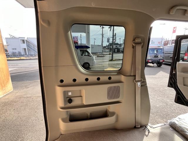 エブリイワゴン ＰＺターボ　登録済未使用車　衝突被害軽減ブレーキ　ハイルーフ　バックアイカメラ付ディスプレーオーディオ　片側電動スライドドア　ＬＥＤヘッドライト　レーンアシスト　シートヒーター　電動格納ミラー　オートライト（35枚目）