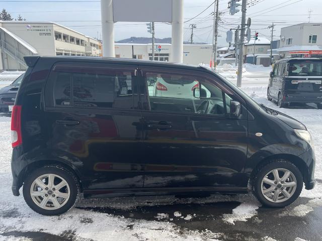 ワゴンＲ ＦＸリミテッド　４ＷＤ　スマートキー　プッシュスタート　シートヒーター　ライトレベライザー　純正ＣＤオーディオ　夏冬タイヤＡＷ付（4枚目）