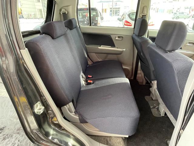 ワゴンＲ ＦＸリミテッド　４ＷＤ　スマートキー　プッシュスタート　シートヒーター　ライトレベライザー　純正ＣＤオーディオ　夏冬タイヤＡＷ付（8枚目）