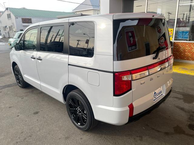 デリカＤ：５ ブラックエディション　登録済未使用車　純正アルミホイール　本革シート　ルーフビームガーニッシュ　電動サイドステップ　本革ステアリングホイール　シートヒーター　マルチアラウンドモニター　ワンタッチ電動スライドドア（26枚目）