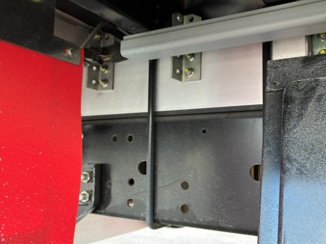 フォワード 日本フルハーフアルミウイング リアエアサス ラッシングレール2段 セイコラック2個 引き出しフック10個 門枠ステンレス ベッド付 ワイドロングボディ(14枚目)