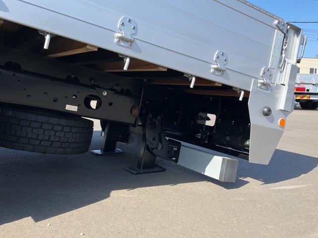 ファイター 　パブコセルフクレーン　ユニック４段（２．９３ｔ）ＵＲＧ３４４ＡＨＲＡ１　ラジコン　フックイン　警報型　前方格納　アウトリガー差し違い　アルミブロック　ベッド付　増トン　ワイドロングボディ（17枚目）