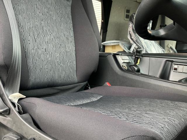 スーパーグレート 　花見台クレーン付セーフティローダー　ユニック４段（２．９３ｔ）　ラジコン　フックイン　警報型　一般仕様　自動あゆみ付　ウィンチ　床フック１２個　スタンション穴２個　アルミホイール　８×４　３９４馬力（20枚目）