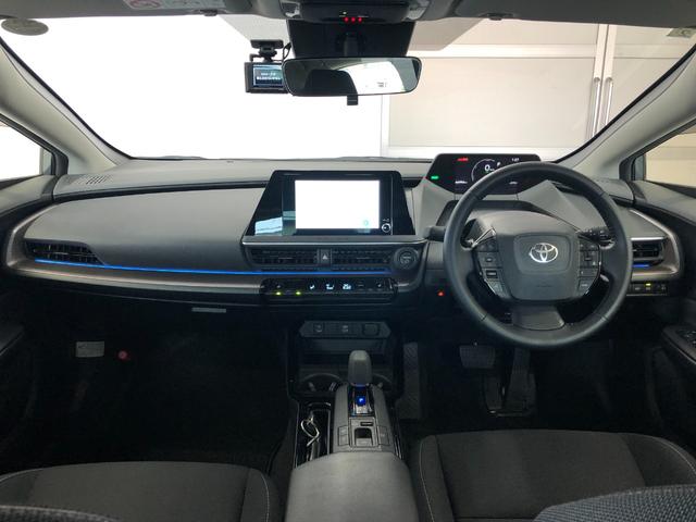 プリウス Ｇ　４ＷＤ　夏冬タイヤ　寒冷地仕様　８インチ純正ディスプレイオーディオ　フルセグ　Ｂｌｕｅｔｏｏｔｈ　バックカメラ　前後ドライブレコーダー　ＥＴＣ２．０　前席シートヒーター　クルコン　アンビエントライト（16枚目）