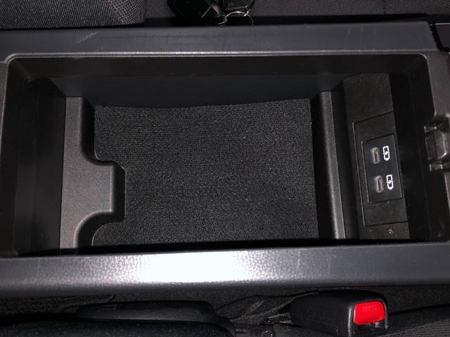 プリウス Ｇ　４ＷＤ　夏冬タイヤ　寒冷地仕様　８インチ純正ディスプレイオーディオ　フルセグ　Ｂｌｕｅｔｏｏｔｈ　バックカメラ　前後ドライブレコーダー　ＥＴＣ２．０　前席シートヒーター　クルコン　アンビエントライト（34枚目）