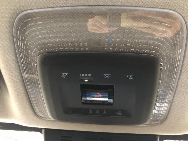 プリウス Ｇ　４ＷＤ　夏冬タイヤ　寒冷地仕様　８インチ純正ディスプレイオーディオ　フルセグ　Ｂｌｕｅｔｏｏｔｈ　バックカメラ　前後ドライブレコーダー　ＥＴＣ２．０　前席シートヒーター　クルコン　アンビエントライト（44枚目）