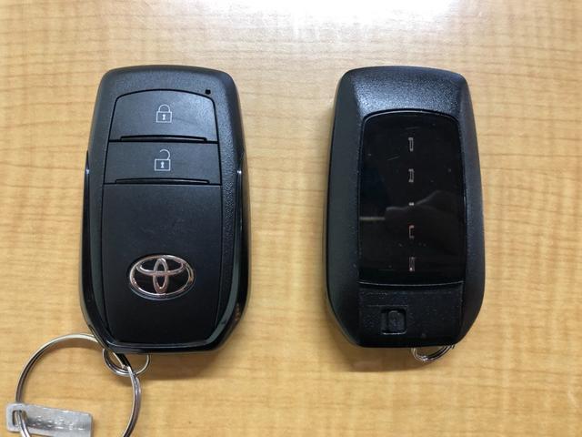 プリウス Ｇ　４ＷＤ　夏冬タイヤ　寒冷地仕様　８インチ純正ディスプレイオーディオ　フルセグ　Ｂｌｕｅｔｏｏｔｈ　バックカメラ　前後ドライブレコーダー　ＥＴＣ２．０　前席シートヒーター　クルコン　アンビエントライト（64枚目）