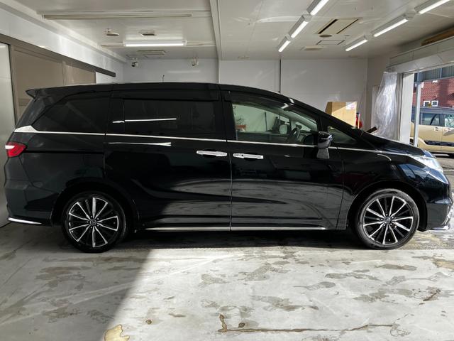 オデッセイ アブソルート・Ｘホンダセンシング　４ＷＤ　純正８インチナビ　純正リアフリップダウンモニター　純正エンスタ　ホンダセンシング　寒冷地仕様　パワーシート　ハーフレザーシート　両側電動スライドドア　Ｂカメラ　ビルトインＥＴＣ　ＬＥＤ（5枚目）