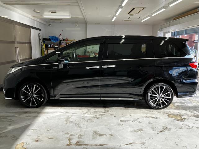 オデッセイ アブソルート・Ｘホンダセンシング　４ＷＤ　純正８インチナビ　純正リアフリップダウンモニター　純正エンスタ　ホンダセンシング　寒冷地仕様　パワーシート　ハーフレザーシート　両側電動スライドドア　Ｂカメラ　ビルトインＥＴＣ　ＬＥＤ（9枚目）