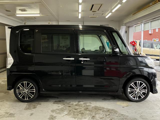 タント カスタムＲＳ　スマートセレクションＳＡ　４ＷＤ　寒冷地仕様　純正ナビ　フリップダウンモニター　両側パワースライドドア　バックカメラ　フルセグテレビ　Ｂｌｕｅｔｏｏｔｈ　ＥＴＣ　衝突軽減ブレーキ（5枚目）