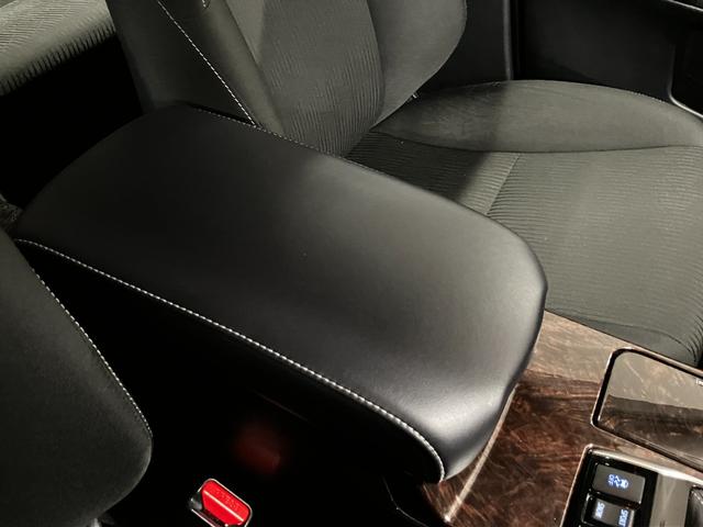 マークＸ ２５０Ｇ　Ｆｏｕｒ　Ｆパッケージ　４ＷＤ　寒冷地仕様　社外ナビ　バックカメラ　Ｂｌｕｅｔｏｏｔｈ　クルーズコントロール　ＥＴＣ　ＨＩＤヘッドライト　ミラーヒーター　レーンキープアシスト　プリクラッシュセーフティ　走行モード制御スイッチ（26枚目）