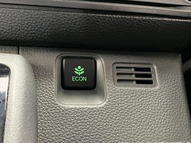 Ｎ－ＶＡＮ 　４ＷＤ　本州仕入れ　ホンダセンシング　アダプティブクルーズコントロール　アクセサリーソケット　車線逸脱防止システム　横滑り防止　ピラーレス構造　スライドドア　センタータンクレイアウト　低床フルフラット（25枚目）
