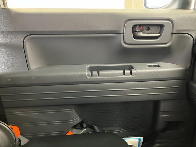 Ｎ－ＶＡＮ 　４ＷＤ　本州仕入れ　ホンダセンシング　アダプティブクルーズコントロール　アクセサリーソケット　車線逸脱防止システム　横滑り防止　ピラーレス構造　スライドドア　センタータンクレイアウト　低床フルフラット（30枚目）