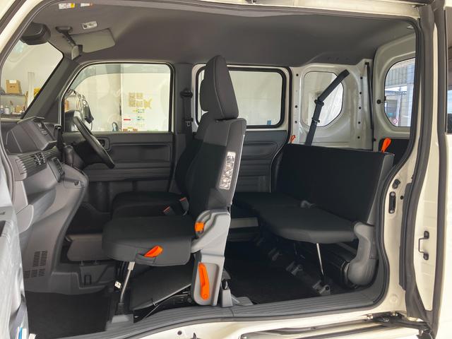 Ｎ－ＶＡＮ 　４ＷＤ　本州仕入れ　ホンダセンシング　アダプティブクルーズコントロール　アクセサリーソケット　車線逸脱防止システム　横滑り防止　ピラーレス構造　スライドドア　センタータンクレイアウト　低床フルフラット（36枚目）