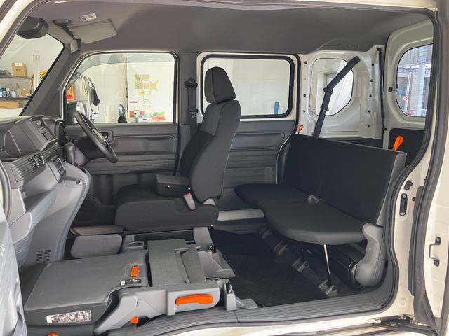 Ｎ－ＶＡＮ 　４ＷＤ　本州仕入れ　ホンダセンシング　アダプティブクルーズコントロール　アクセサリーソケット　車線逸脱防止システム　横滑り防止　ピラーレス構造　スライドドア　センタータンクレイアウト　低床フルフラット（37枚目）