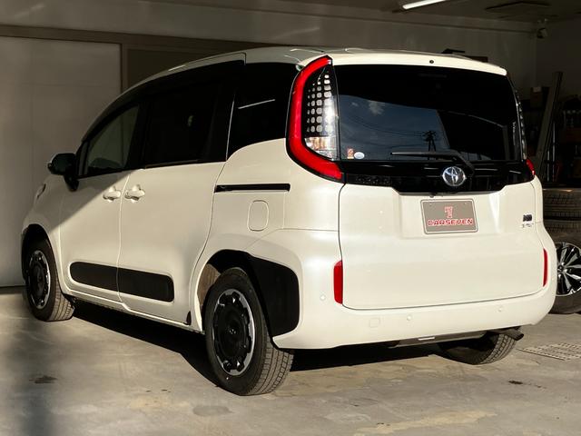 シエンタ ハイブリッドＺ　４ＷＤ　夏冬タイヤ付き　夏モデリスタホイール　１０．５インチ純正ナビ　全方位カメラ　トヨタセーフティ―センス　寒冷地仕様　前席シートヒーター　ステアリングヒーター　両側電動スライドドア　前後ドラレコ（8枚目）