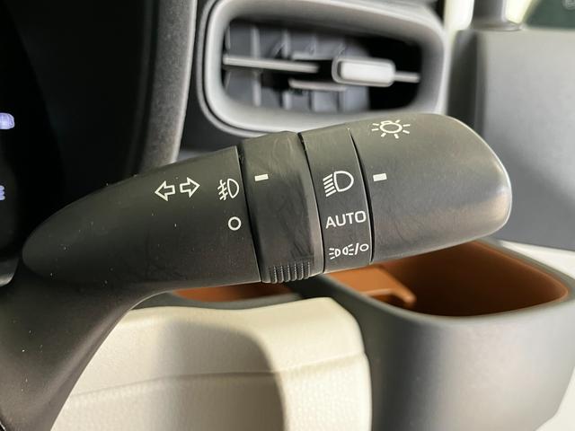 シエンタ ハイブリッドＺ　４ＷＤ　夏冬タイヤ付き　夏モデリスタホイール　１０．５インチ純正ナビ　全方位カメラ　トヨタセーフティ―センス　寒冷地仕様　前席シートヒーター　ステアリングヒーター　両側電動スライドドア　前後ドラレコ（19枚目）