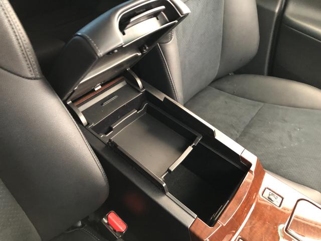 マークＸ プレミアム　Ｆｏｕｒ　４ＷＤ　寒冷地仕様　純正エンジンスターター　社外ＳＤナビ　フルセグ　バックカメラ　Ｂｌｕｅｔｏｏｔｈ　ドライブレコーダー　前席シートヒーター　クルーズコントロール　社外１８インチホイール　ＨＩＤライト（27枚目）