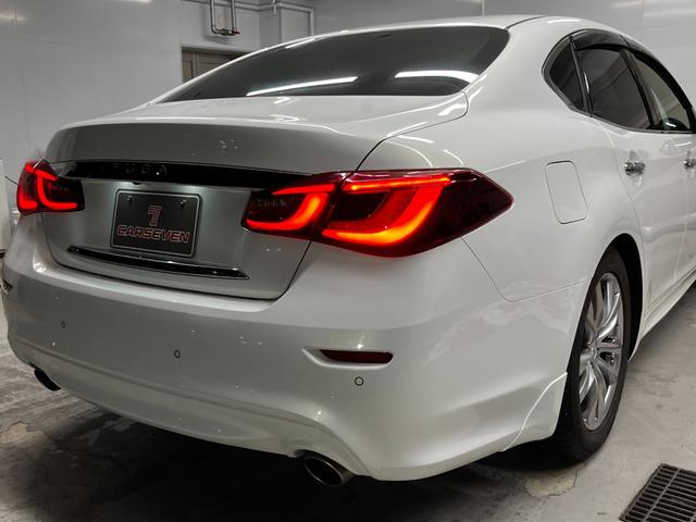 フーガ ３７０ＧＴ　ＦＯＵＲ　４ＷＤ　夏冬タイヤ　衝突軽減　純正ナビ　全方位カメラ　フルセグＴＶ　ブラインドスポットモニター　レーダークルーズコンロトール　純正エンスタ　ＥＴＣ　車線逸脱防止支援　後側方車両検知警報　ローダウン（10枚目）