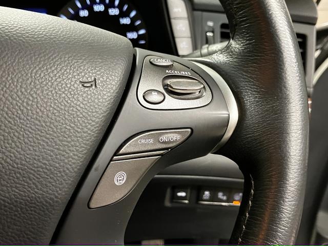 フーガ ３７０ＧＴ　ＦＯＵＲ　４ＷＤ　夏冬タイヤ　衝突軽減　純正ナビ　全方位カメラ　フルセグＴＶ　ブラインドスポットモニター　レーダークルーズコンロトール　純正エンスタ　ＥＴＣ　車線逸脱防止支援　後側方車両検知警報　ローダウン（17枚目）