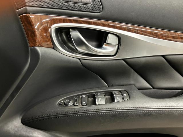 フーガ ３７０ＧＴ　ＦＯＵＲ　４ＷＤ　夏冬タイヤ　衝突軽減　純正ナビ　全方位カメラ　フルセグＴＶ　ブラインドスポットモニター　レーダークルーズコンロトール　純正エンスタ　ＥＴＣ　車線逸脱防止支援　後側方車両検知警報　ローダウン（27枚目）