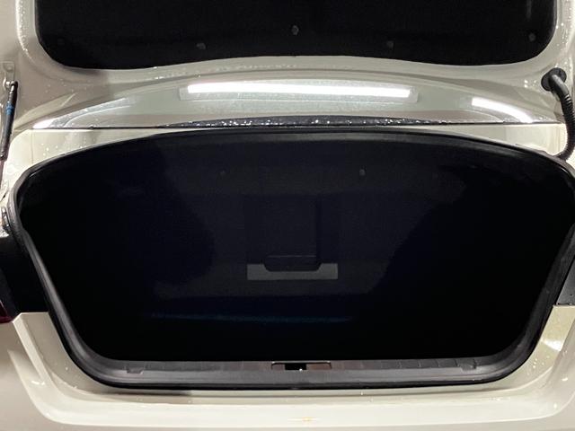 フーガ ３７０ＧＴ　ＦＯＵＲ　４ＷＤ　夏冬タイヤ　衝突軽減　純正ナビ　全方位カメラ　フルセグＴＶ　ブラインドスポットモニター　レーダークルーズコンロトール　純正エンスタ　ＥＴＣ　車線逸脱防止支援　後側方車両検知警報　ローダウン（38枚目）