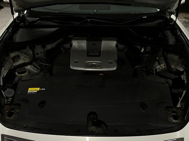 フーガ ３７０ＧＴ　ＦＯＵＲ　４ＷＤ　夏冬タイヤ　衝突軽減　純正ナビ　全方位カメラ　フルセグＴＶ　ブラインドスポットモニター　レーダークルーズコンロトール　純正エンスタ　ＥＴＣ　車線逸脱防止支援　後側方車両検知警報　ローダウン（41枚目）