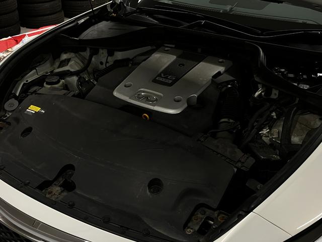 フーガ ３７０ＧＴ　ＦＯＵＲ　４ＷＤ　夏冬タイヤ　衝突軽減　純正ナビ　全方位カメラ　フルセグＴＶ　ブラインドスポットモニター　レーダークルーズコンロトール　純正エンスタ　ＥＴＣ　車線逸脱防止支援　後側方車両検知警報　ローダウン（42枚目）