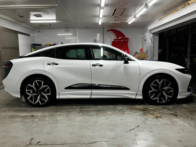 クラウンクロスオーバー ＲＳアドバンスド　４ＷＤ　モデリスタフルエアロ　モデリスタ２１インチＡＷ　サンルーフ　純正ナビ　パノラミックビューモニター　デジタルインナーミラー　アダプティブクルーズコントロール　ドライバーサポートパッケージ２（4枚目）