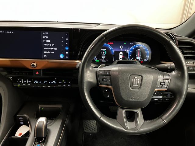 クラウンクロスオーバー ＲＳアドバンスド　４ＷＤ　モデリスタフルエアロ　モデリスタ２１インチＡＷ　サンルーフ　純正ナビ　パノラミックビューモニター　デジタルインナーミラー　アダプティブクルーズコントロール　ドライバーサポートパッケージ２（16枚目）