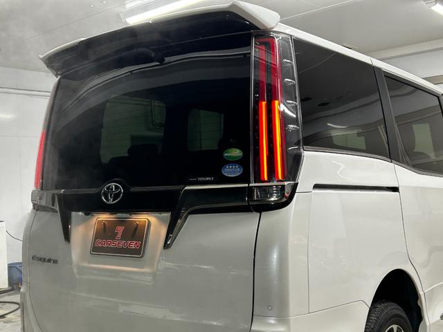 エスクァイア Ｇｉ　プレミアムパッケージ　ブラックテーラード　４ＷＤ　寒冷地仕様　衝突軽減　モデリスタフルエアロ　アルパイン１１インチナビ　フロント／サイド／バックカメラ　フルセグ　フリップダウンモニター　両側パワスラ　シートヒーター　ステアリングヒーター（9枚目）