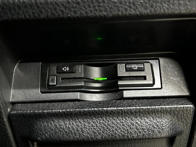 エスクァイア Ｇｉ　プレミアムパッケージ　ブラックテーラード　４ＷＤ　寒冷地仕様　衝突軽減　モデリスタフルエアロ　アルパイン１１インチナビ　フロント／サイド／バックカメラ　フルセグ　フリップダウンモニター　両側パワスラ　シートヒーター　ステアリングヒーター（33枚目）