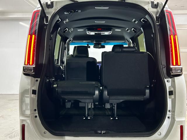 エスクァイア Ｇｉ　プレミアムパッケージ　ブラックテーラード　４ＷＤ　寒冷地仕様　衝突軽減　モデリスタフルエアロ　アルパイン１１インチナビ　フロント／サイド／バックカメラ　フルセグ　フリップダウンモニター　両側パワスラ　シートヒーター　ステアリングヒーター（49枚目）