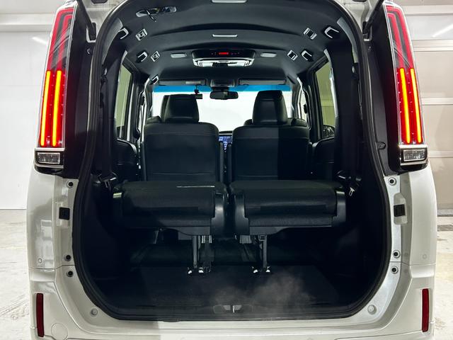 エスクァイア Ｇｉ　プレミアムパッケージ　ブラックテーラード　４ＷＤ　寒冷地仕様　衝突軽減　モデリスタフルエアロ　アルパイン１１インチナビ　フロント／サイド／バックカメラ　フルセグ　フリップダウンモニター　両側パワスラ　シートヒーター　ステアリングヒーター（50枚目）